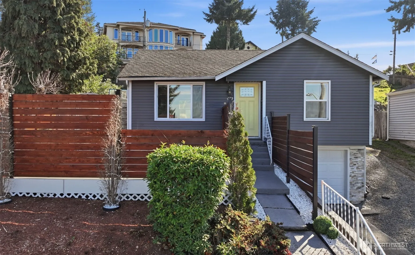 470 Grandey Way NE, Renton, WA 98056