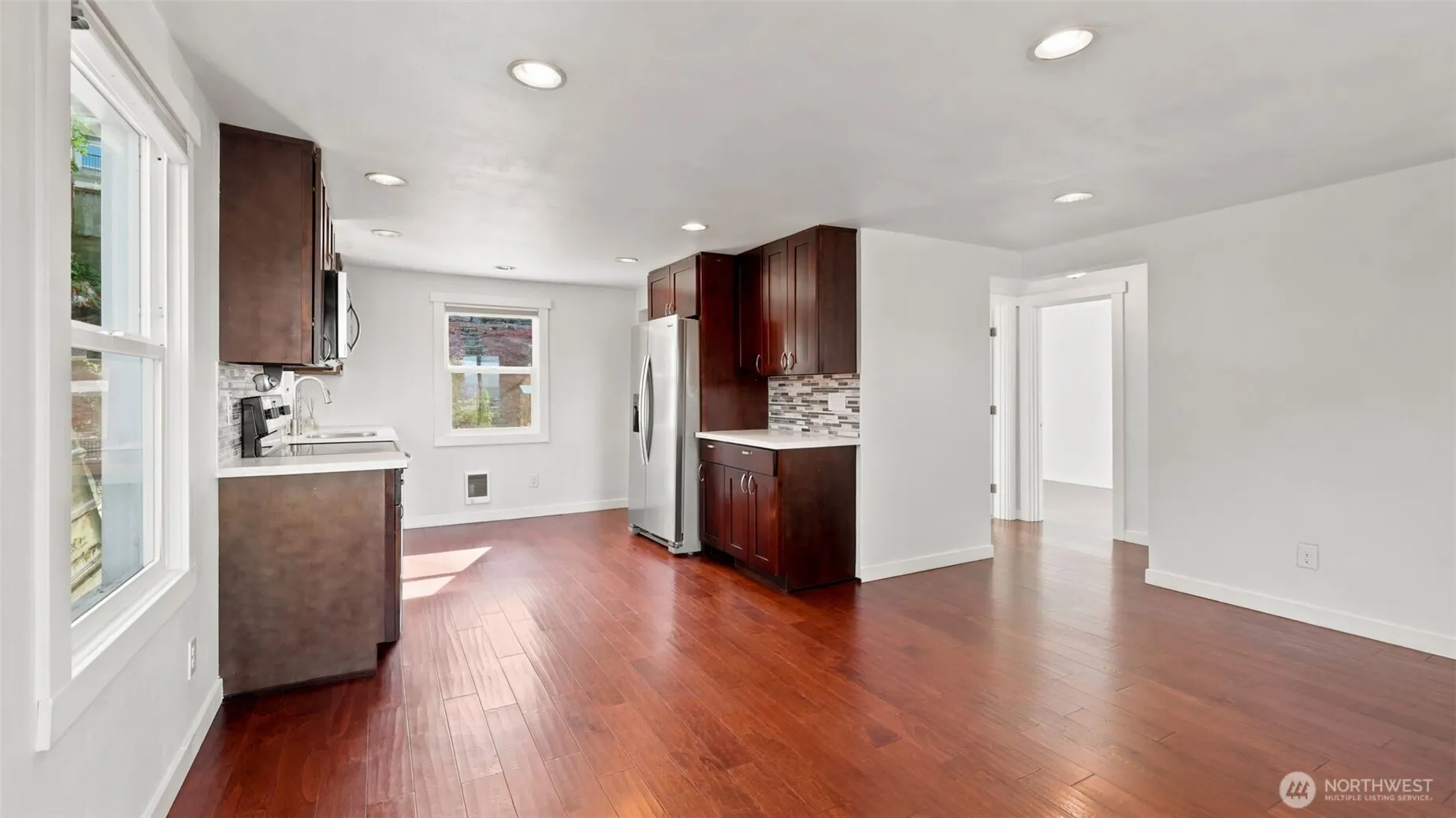 470 Grandey Way NE, Renton, WA 98056