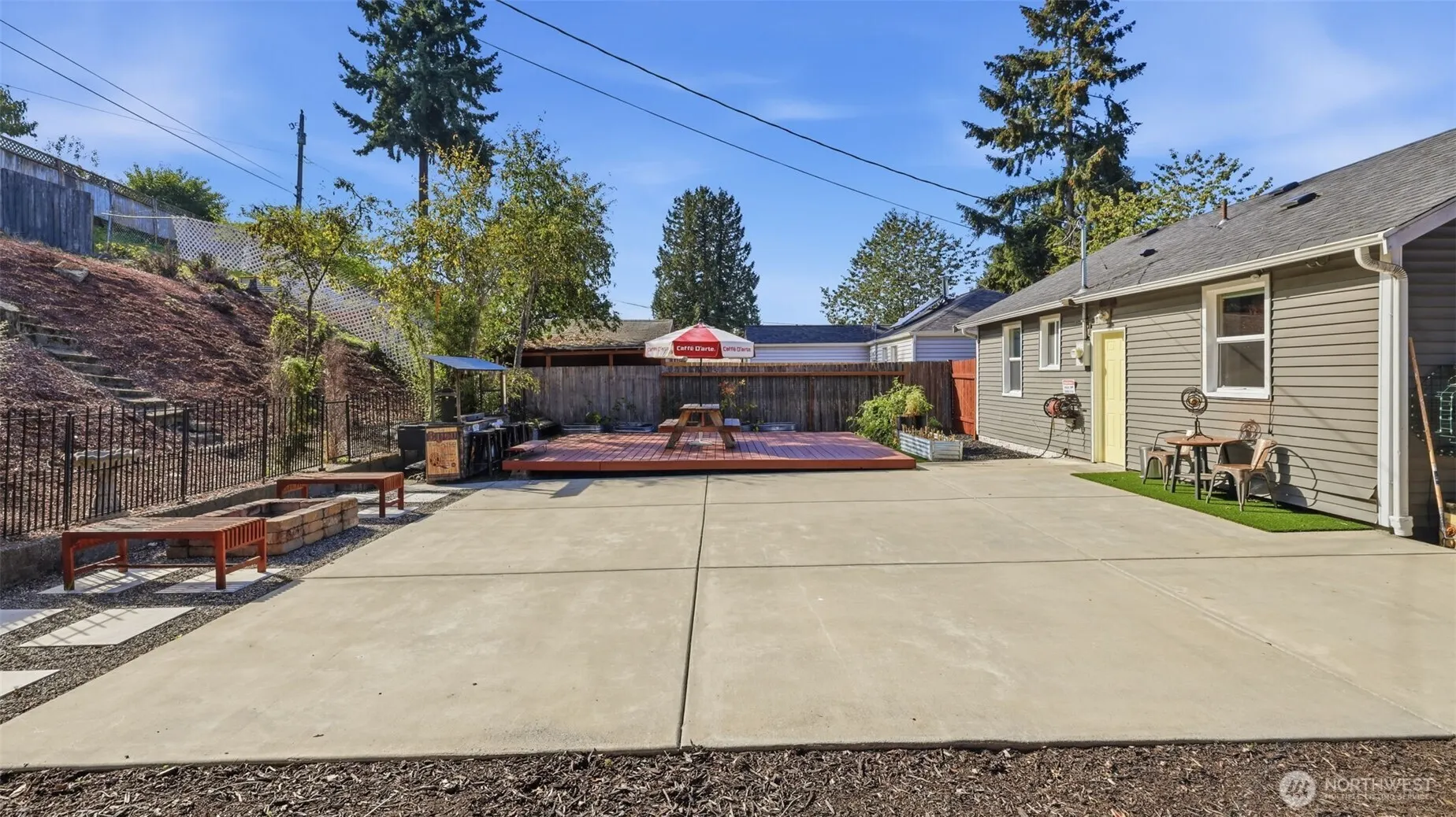470 Grandey Way NE, Renton, WA 98056