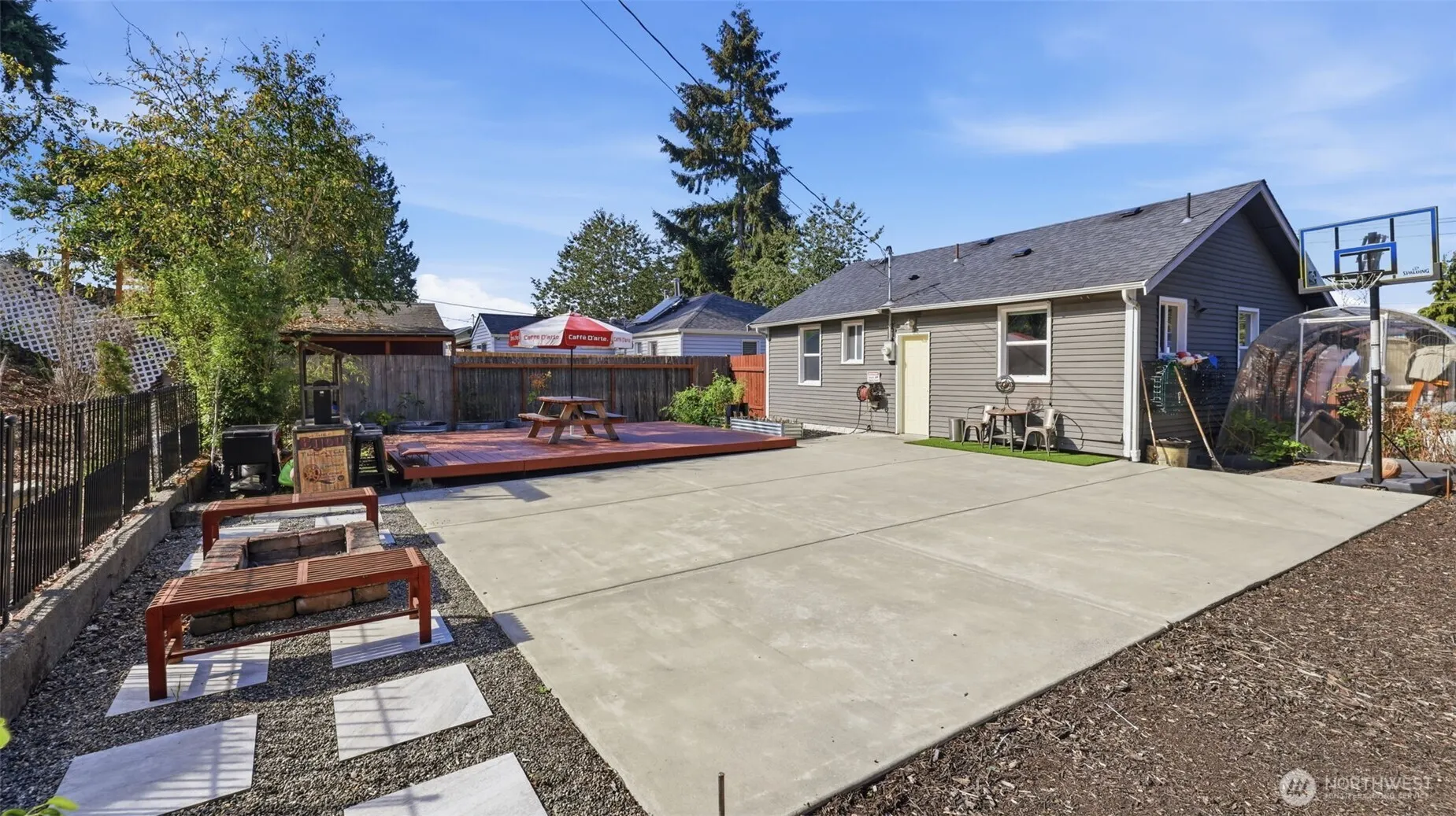 470 Grandey Way NE, Renton, WA 98056