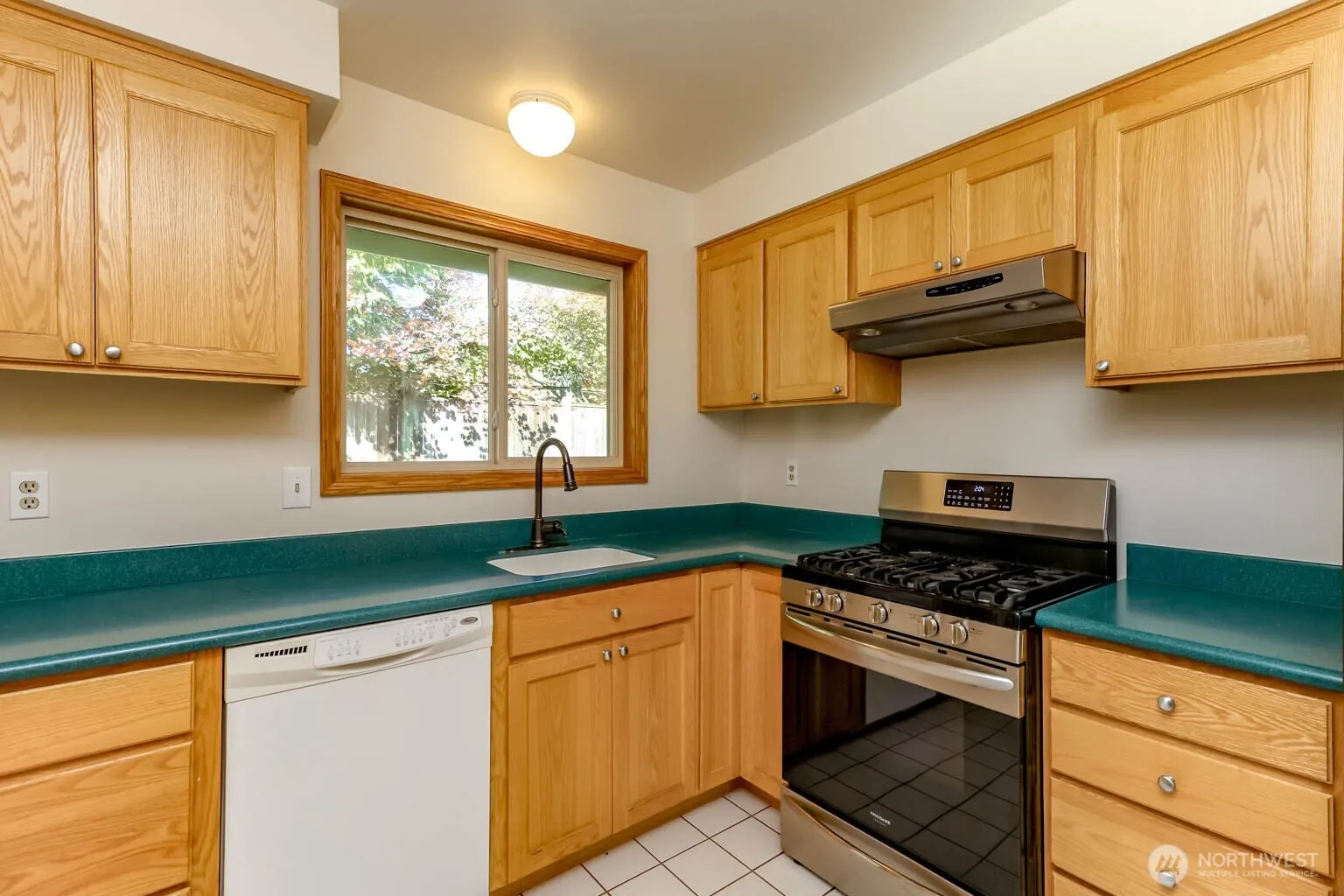 11216 SE 228th Place , Kent, WA 98031