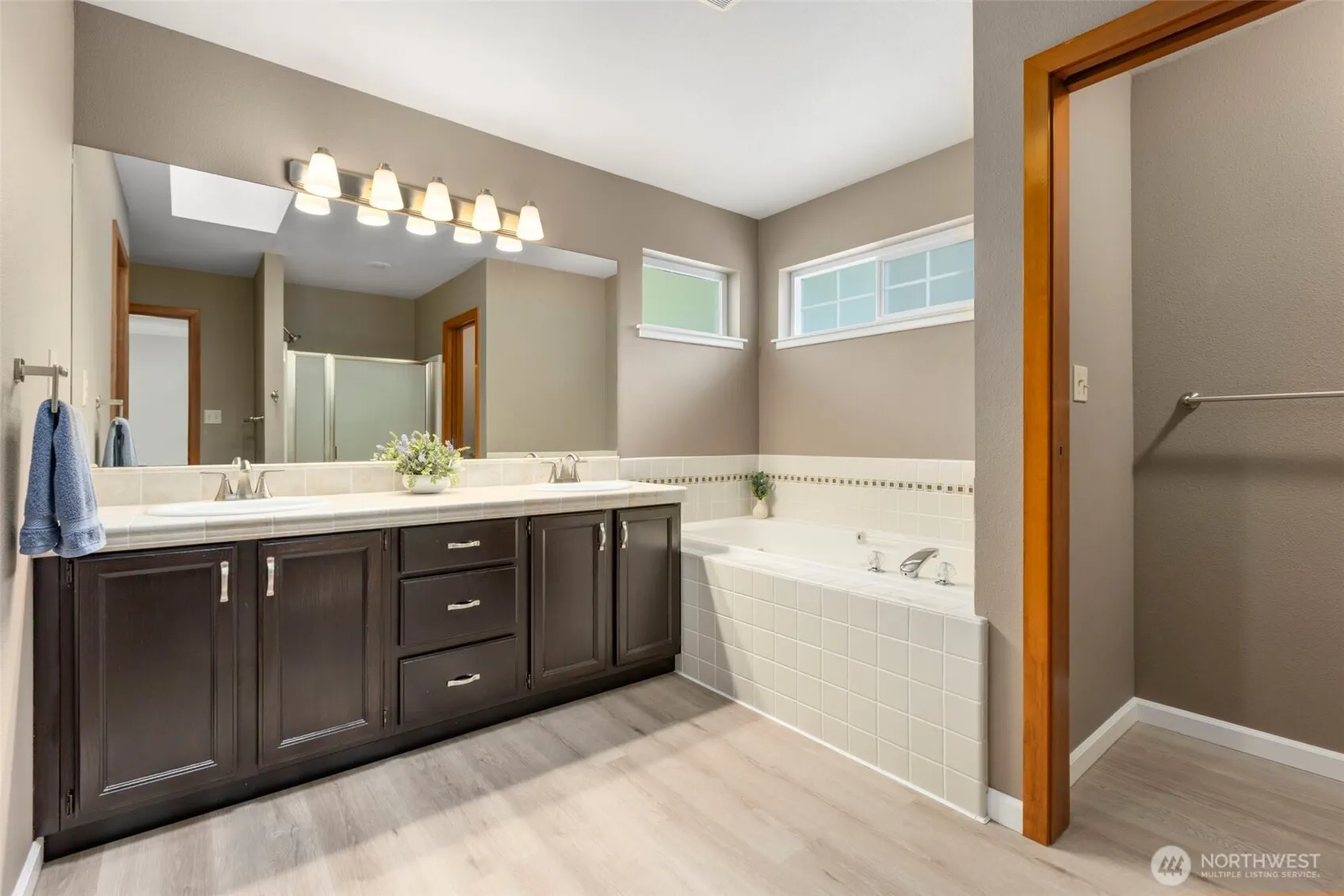 19318 SE 328th Place , Kent, WA 98042