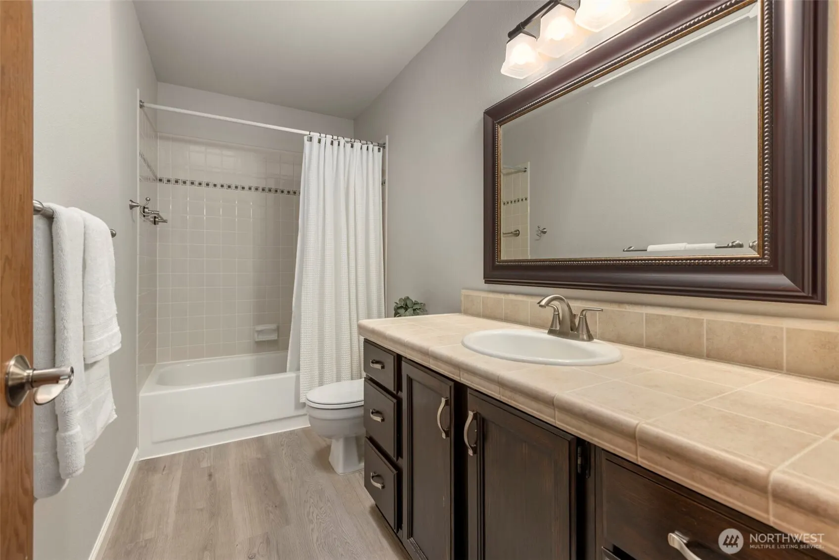 19318 SE 328th Place , Kent, WA 98042