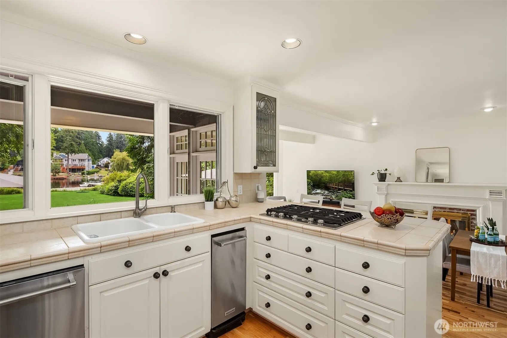 2459 215th Avenue SE, Sammamish, WA 98075