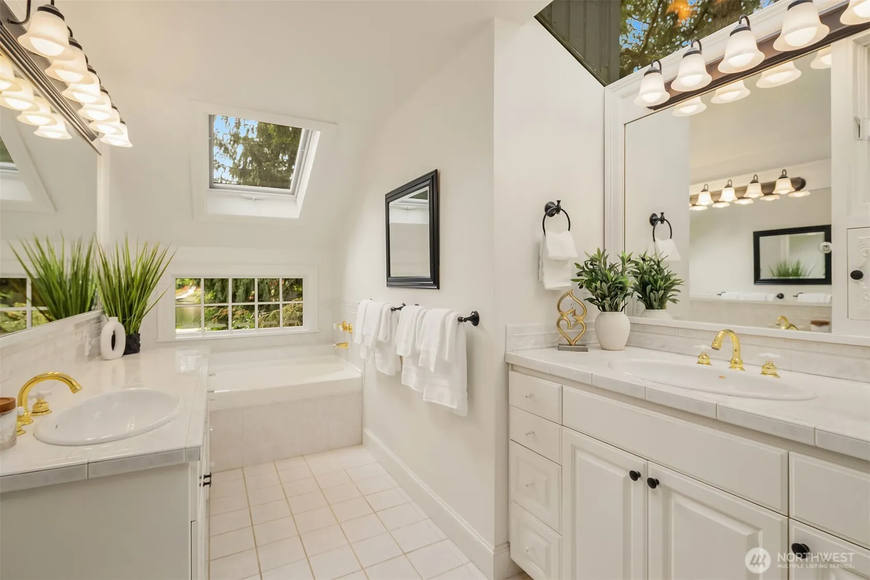 2459 215th Avenue SE, Sammamish, WA 98075