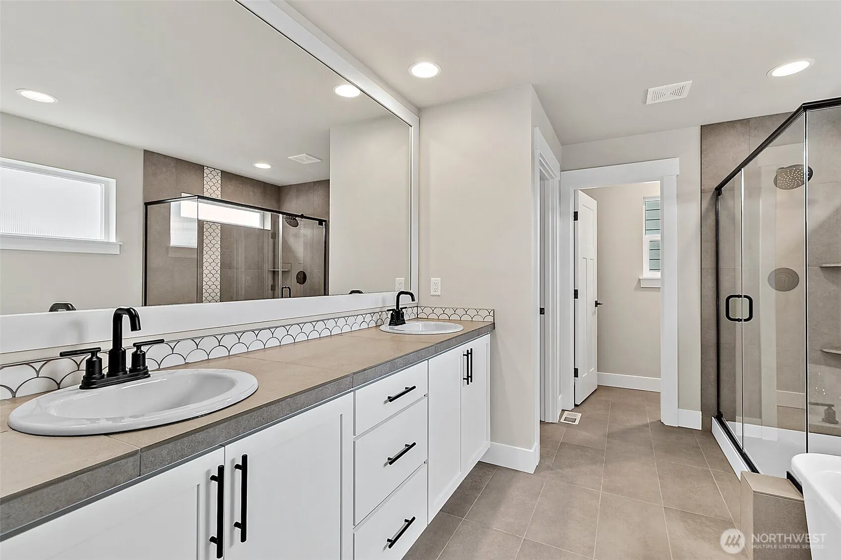 13654 SE 181st Place , Renton, WA 98058