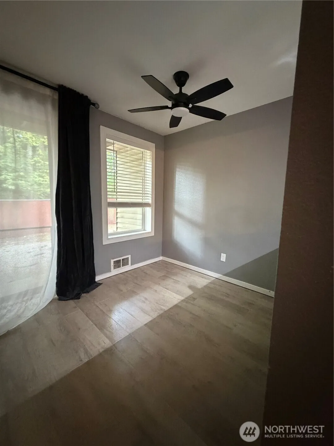 17515 118th Avenue SE #B6, Renton, WA 98058-6098