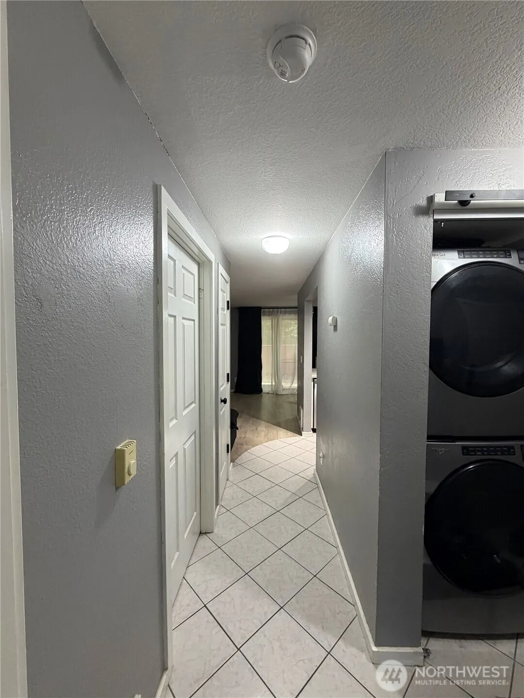17515 118th Avenue SE #B6, Renton, WA 98058-6098