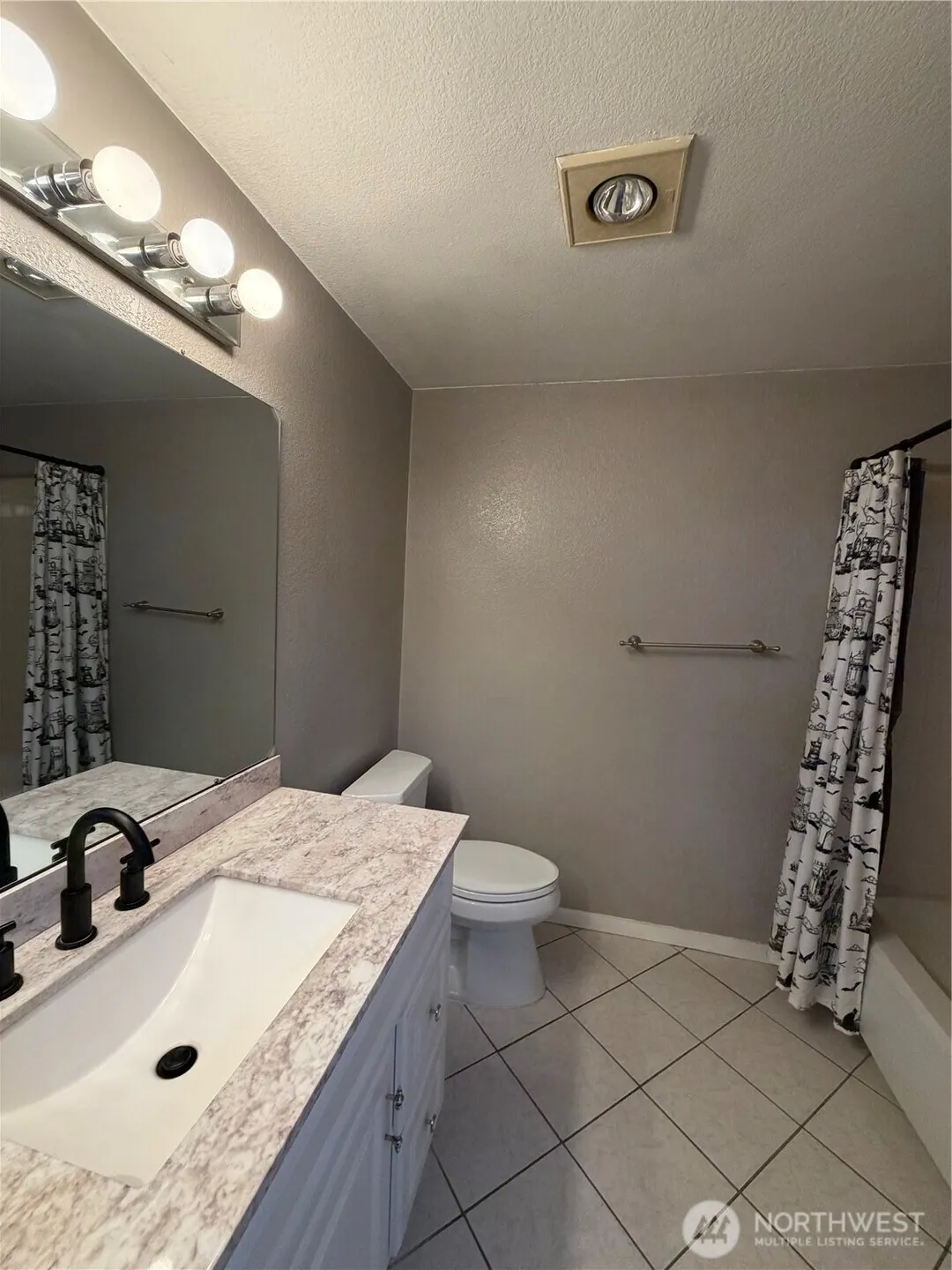 17515 118th Avenue SE #B6, Renton, WA 98058-6098