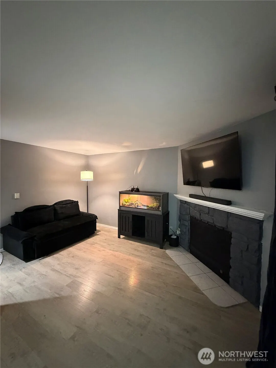17515 118th Avenue SE #B6, Renton, WA 98058-6098