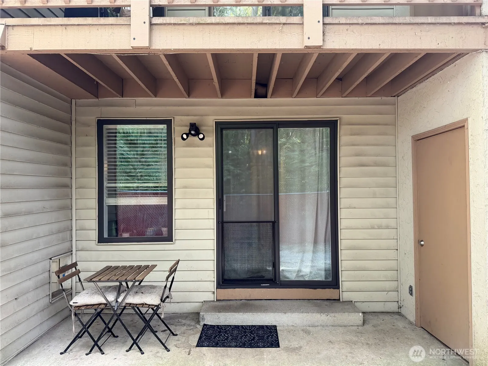 17515 118th Avenue SE #B6, Renton, WA 98058-6098