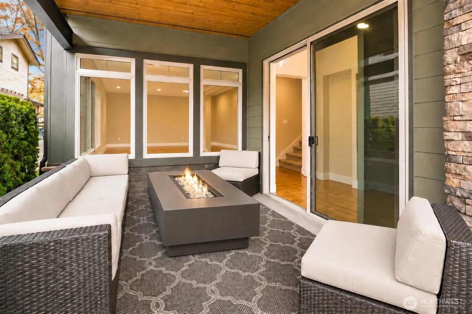 1036 N 42nd Place , Renton, WA 98056