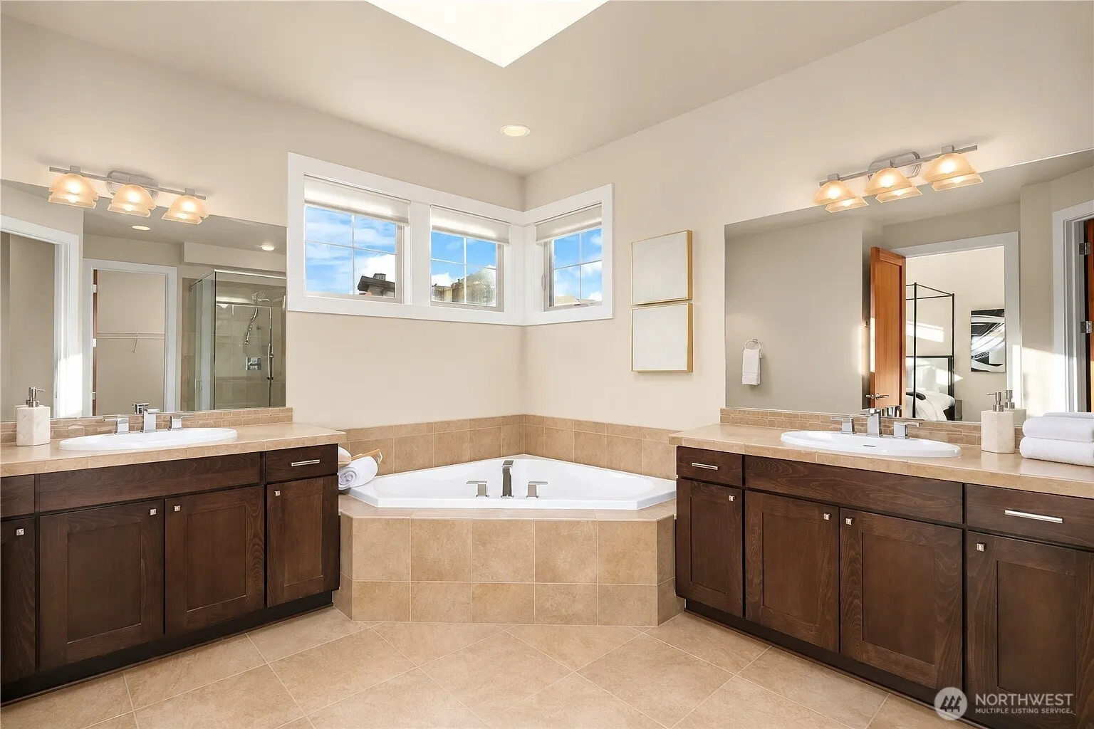1036 N 42nd Place , Renton, WA 98056