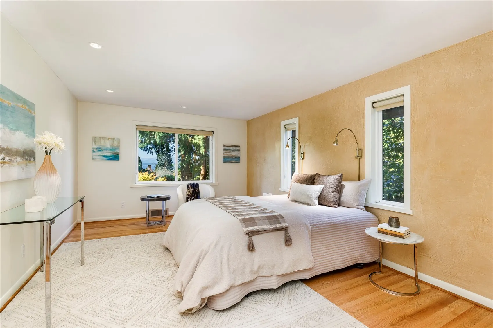 12051 4th Avenue NW, Seattle, WA 98177-4518