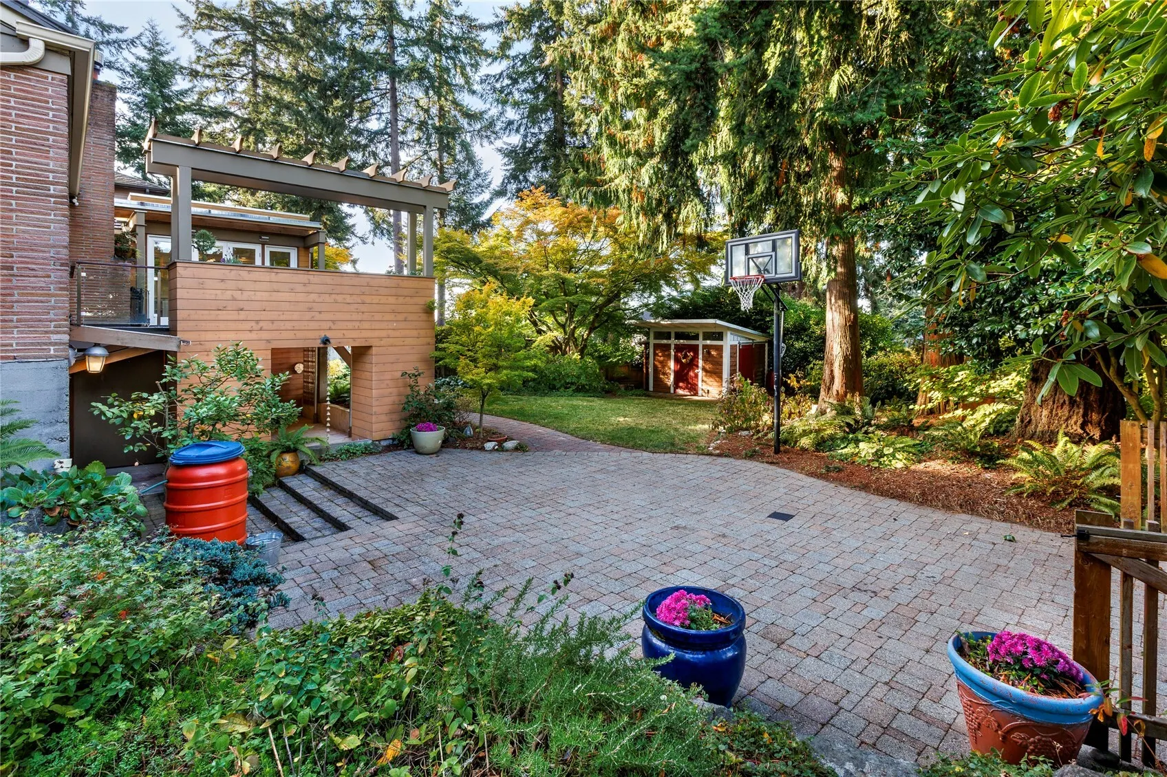 12051 4th Avenue NW, Seattle, WA 98177-4518