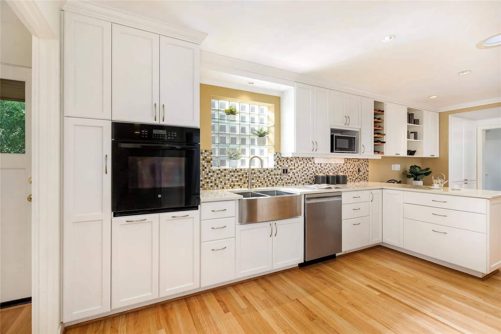 12051 4th Avenue NW, Seattle, WA 98177-4518