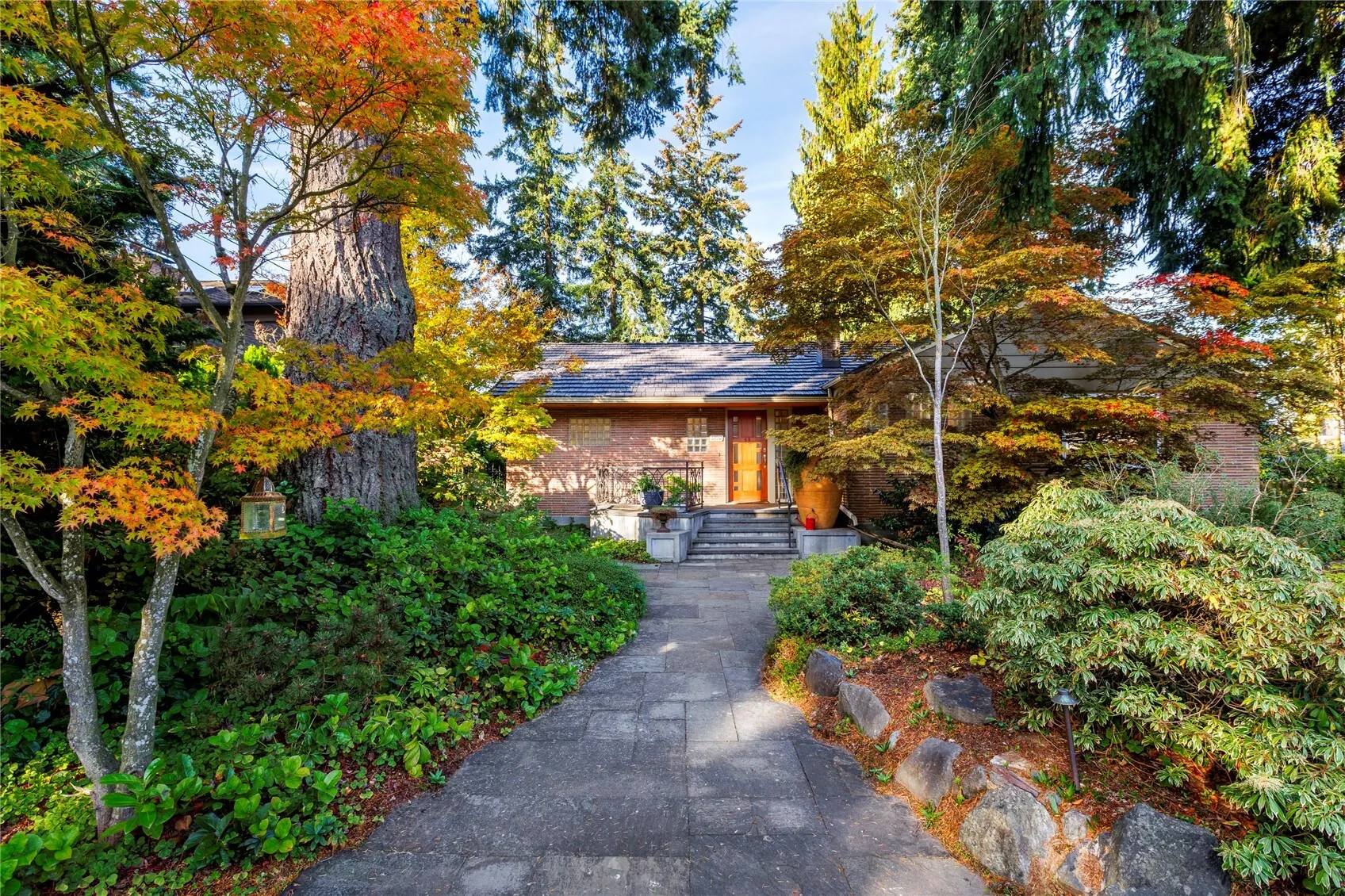 12051 4th Avenue NW, Seattle, WA 98177-4518