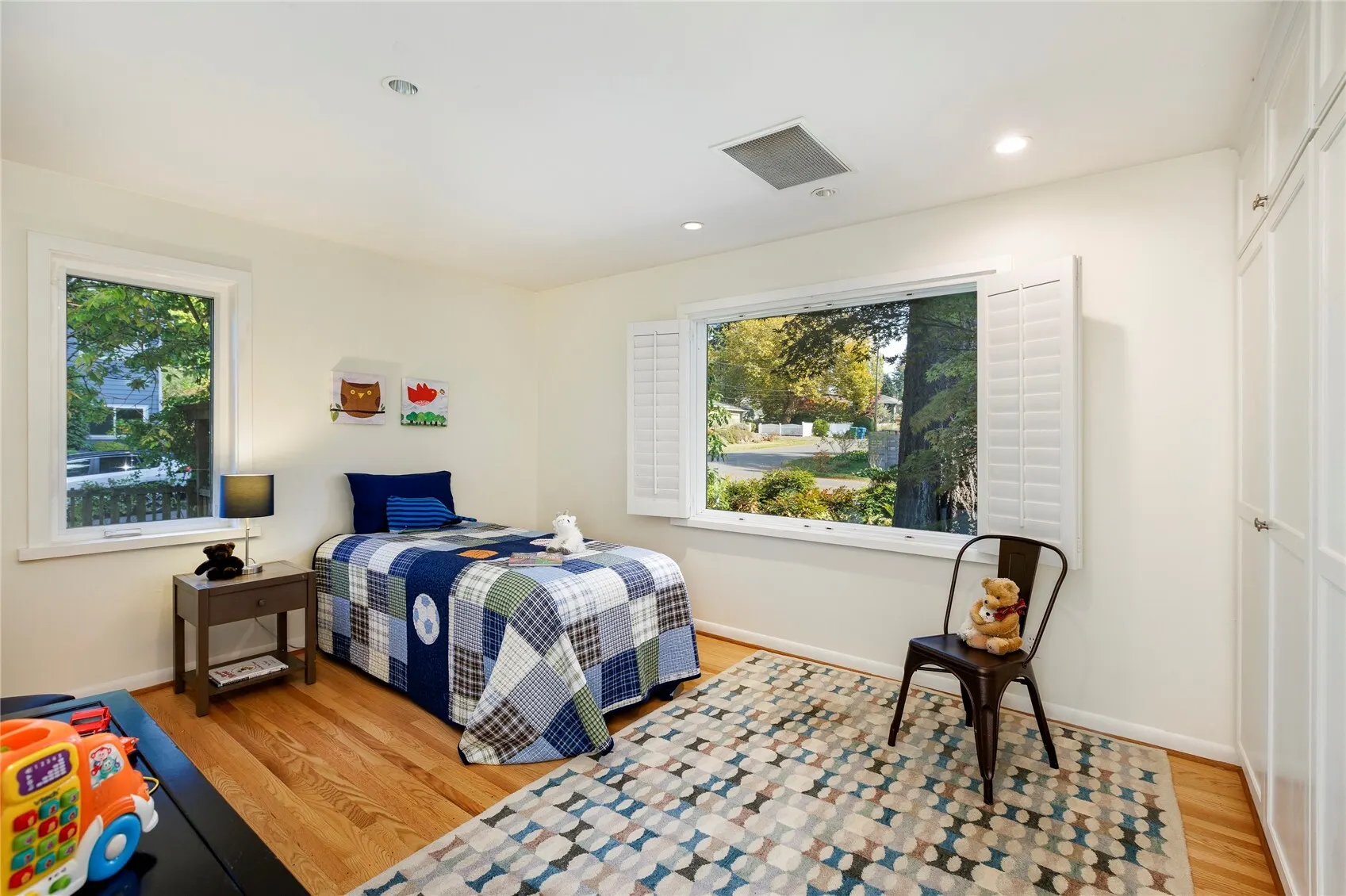 12051 4th Avenue NW, Seattle, WA 98177-4518