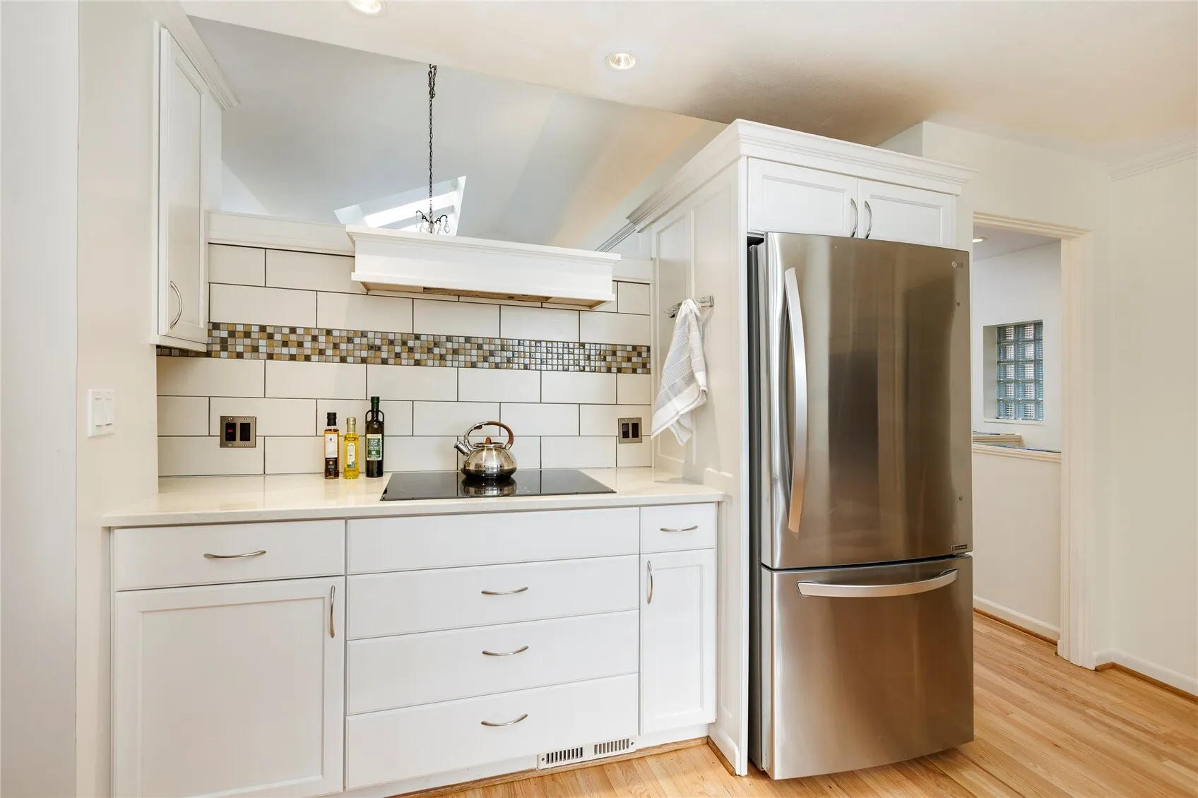 12051 4th Avenue NW, Seattle, WA 98177-4518