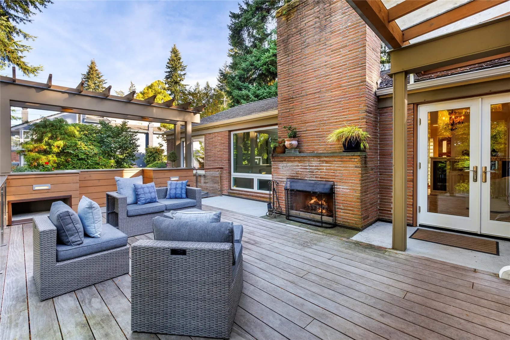 12051 4th Avenue NW, Seattle, WA 98177-4518