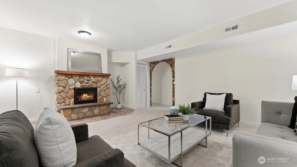 6504 119th Avenue SE, Bellevue, WA 98006
