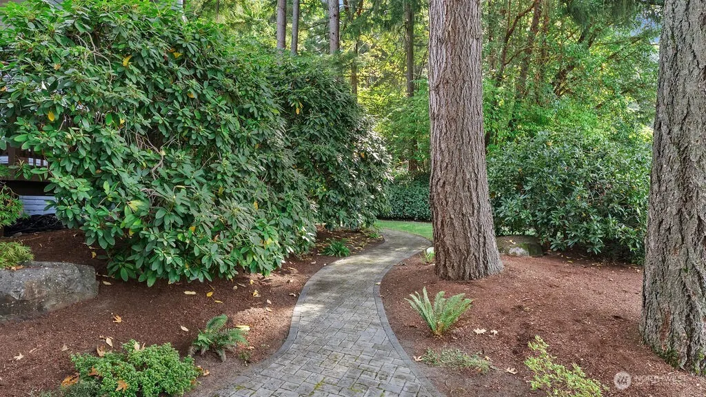 6504 119th Avenue SE, Bellevue, WA 98006