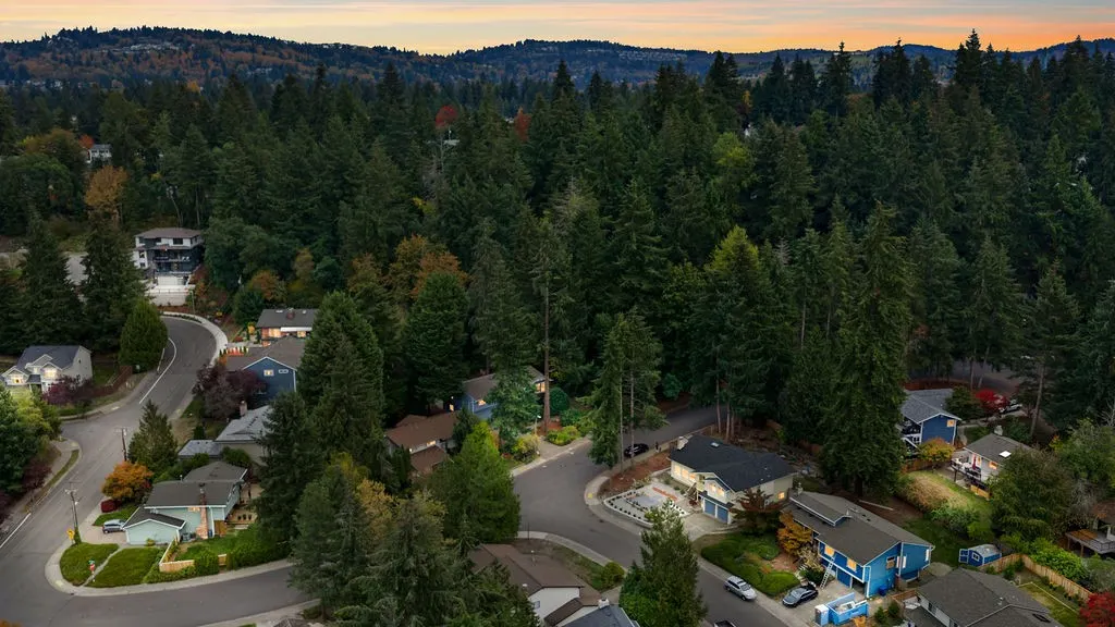 6504 119th Avenue SE, Bellevue, WA 98006