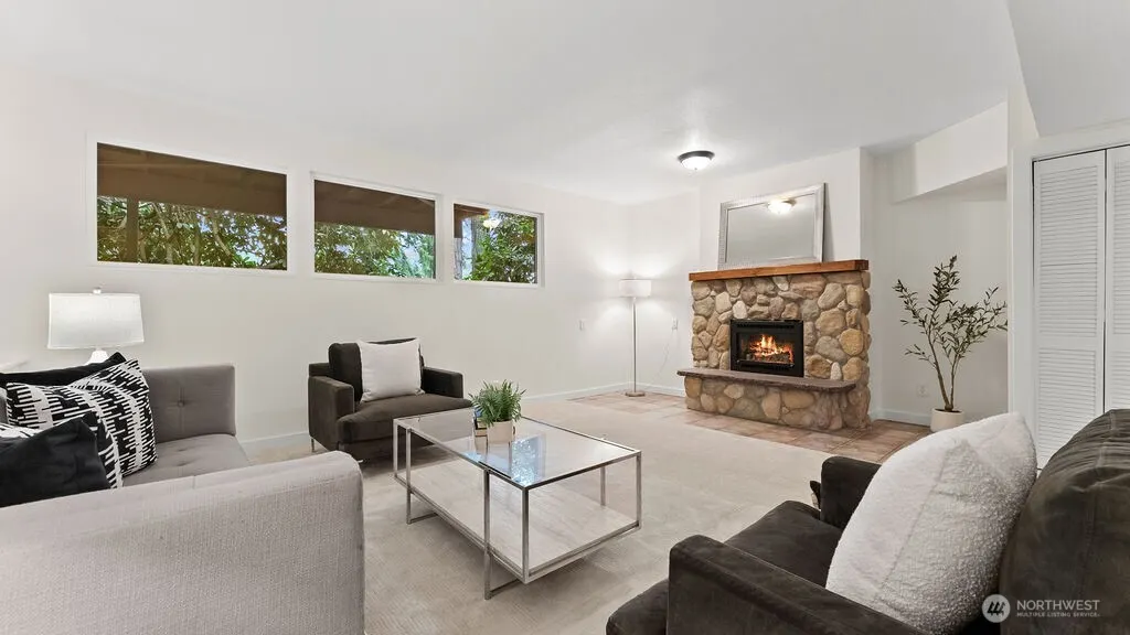 6504 119th Avenue SE, Bellevue, WA 98006