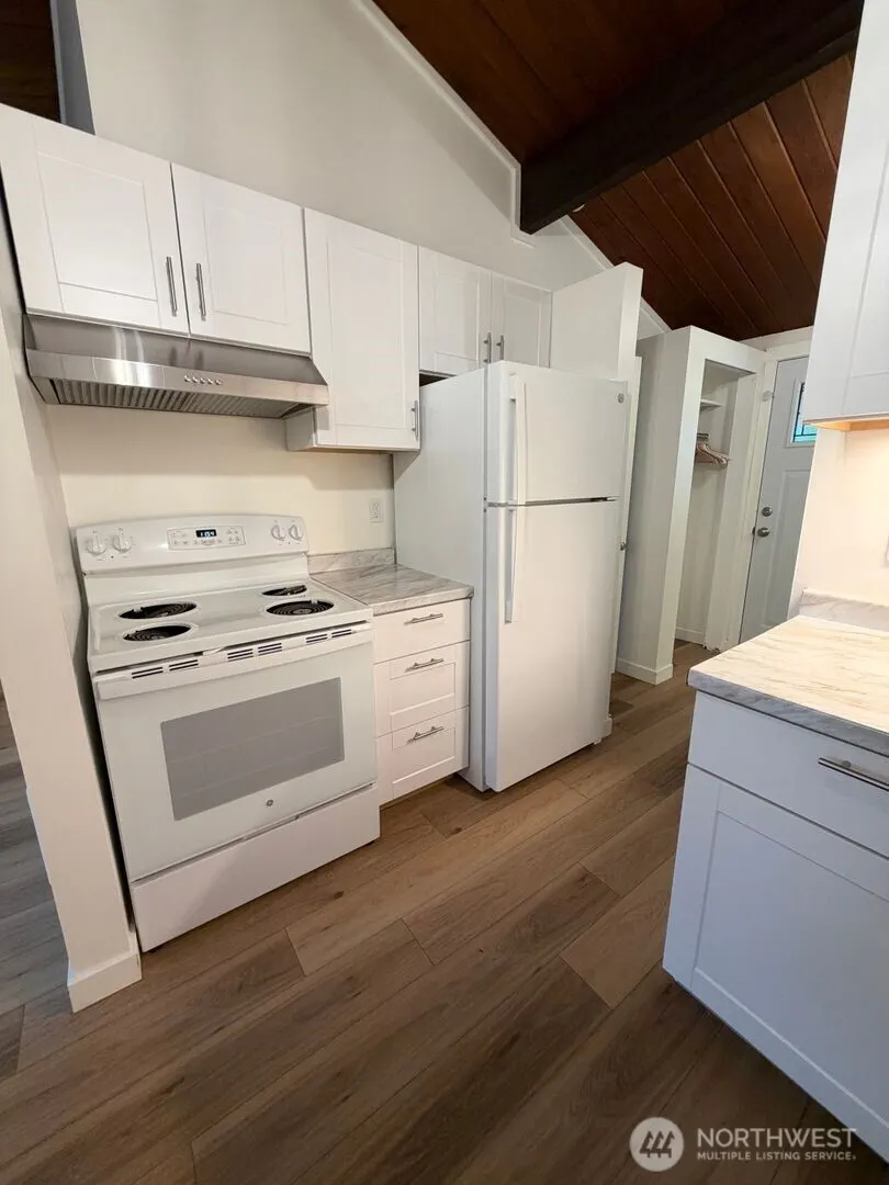 15801 Larch Way #B, Lynnwood, WA 98087-2637