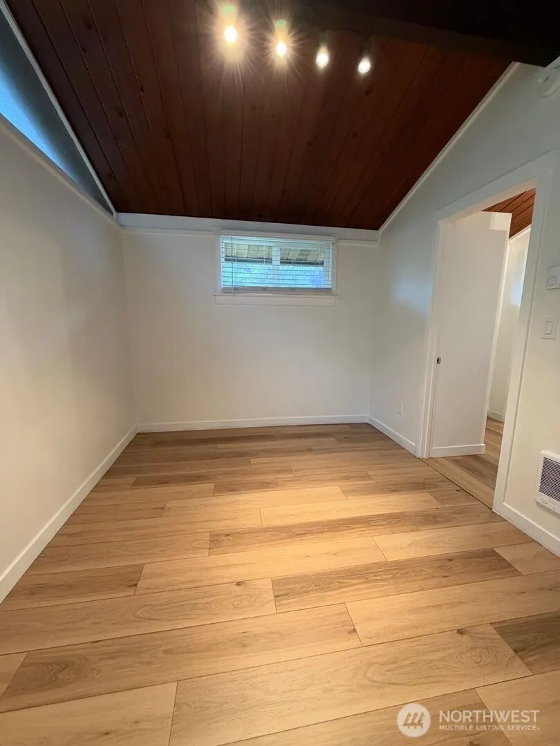 15801 Larch Way #B, Lynnwood, WA 98087-2637