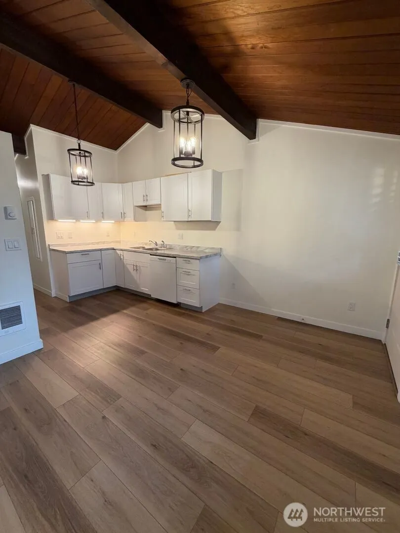 15801 Larch Way #B, Lynnwood, WA 98087-2637