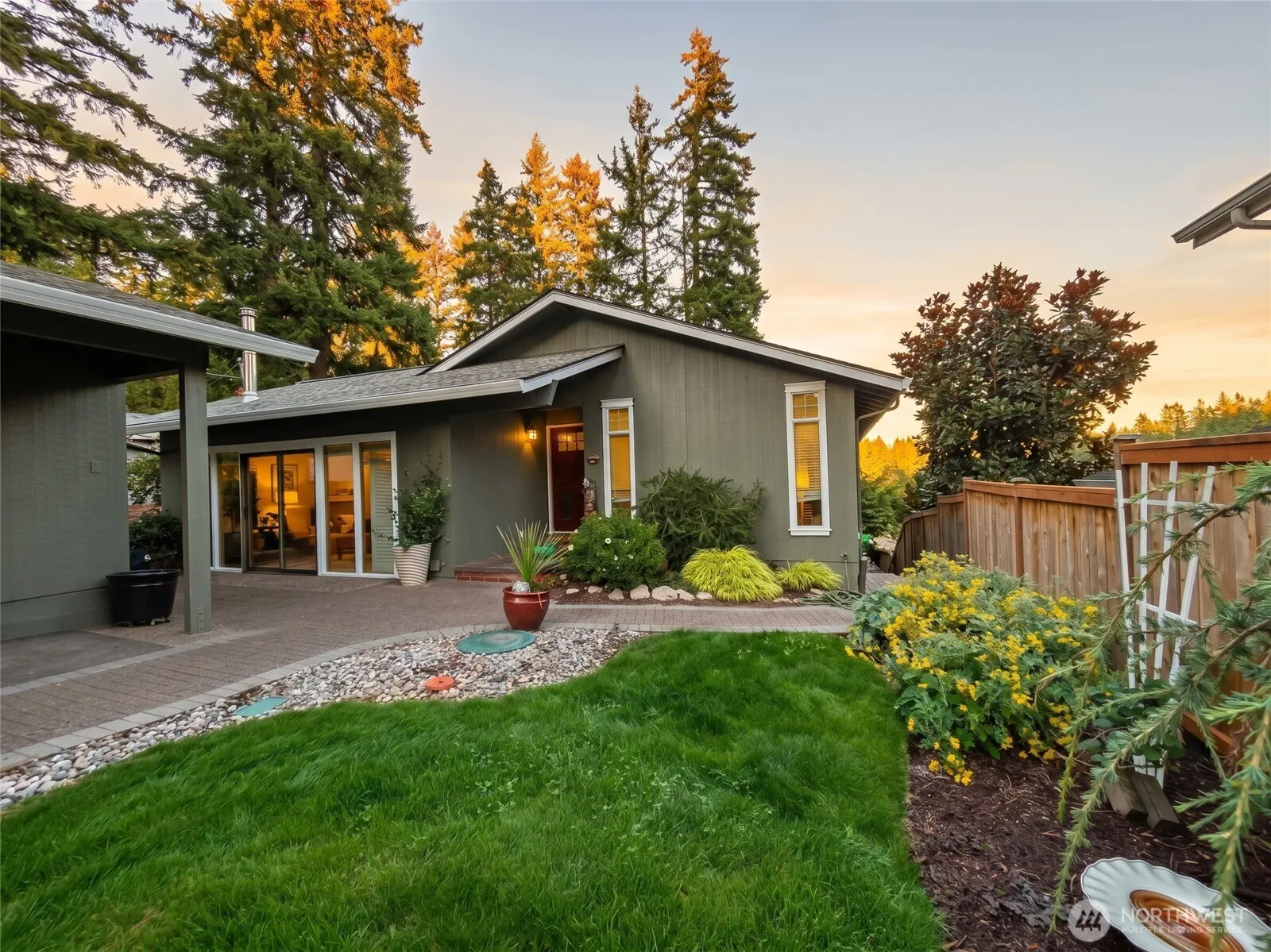 2424 215th Avenue SE, Sammamish, WA 98075