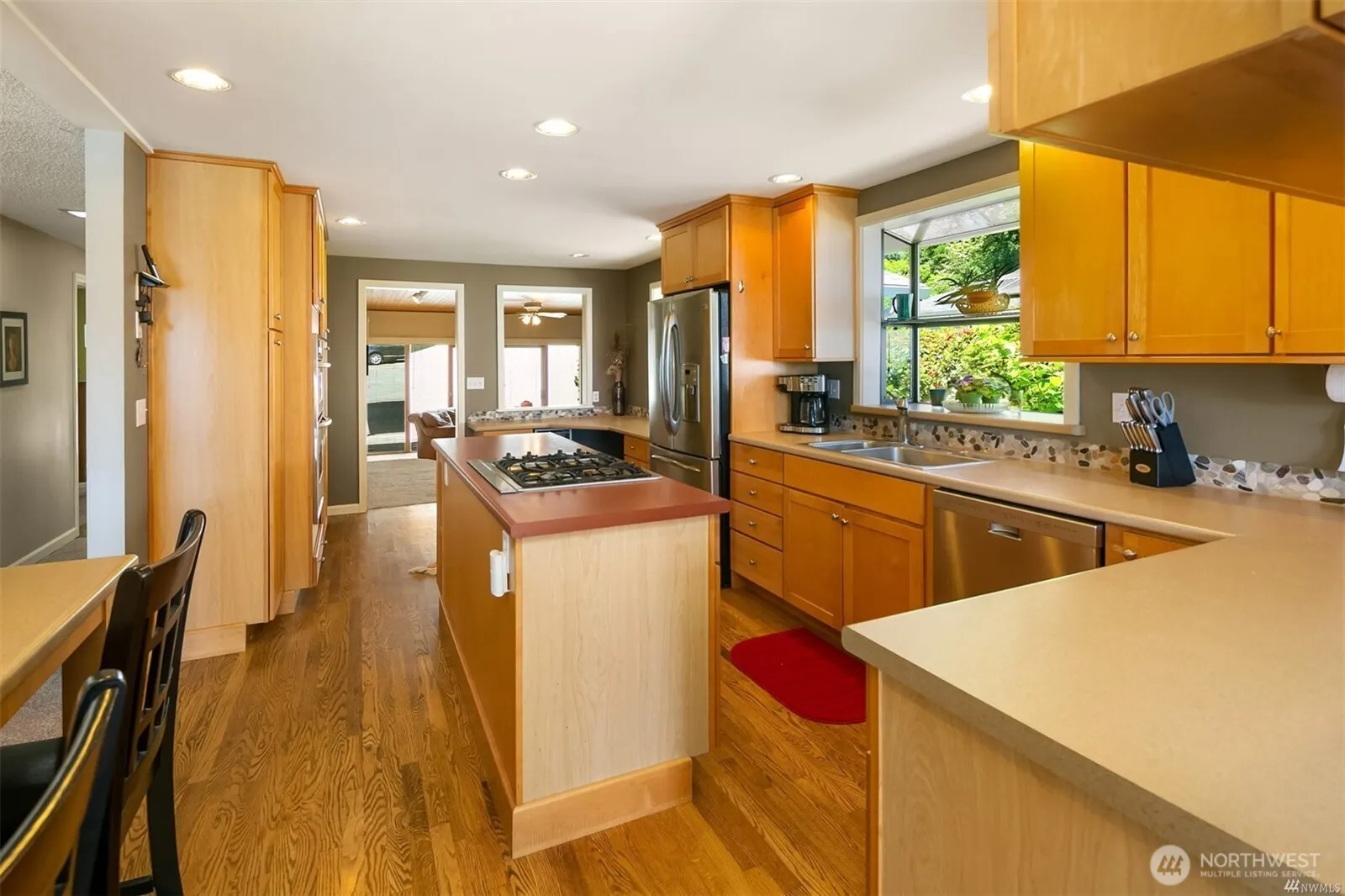 2424 215th Avenue SE, Sammamish, WA 98075