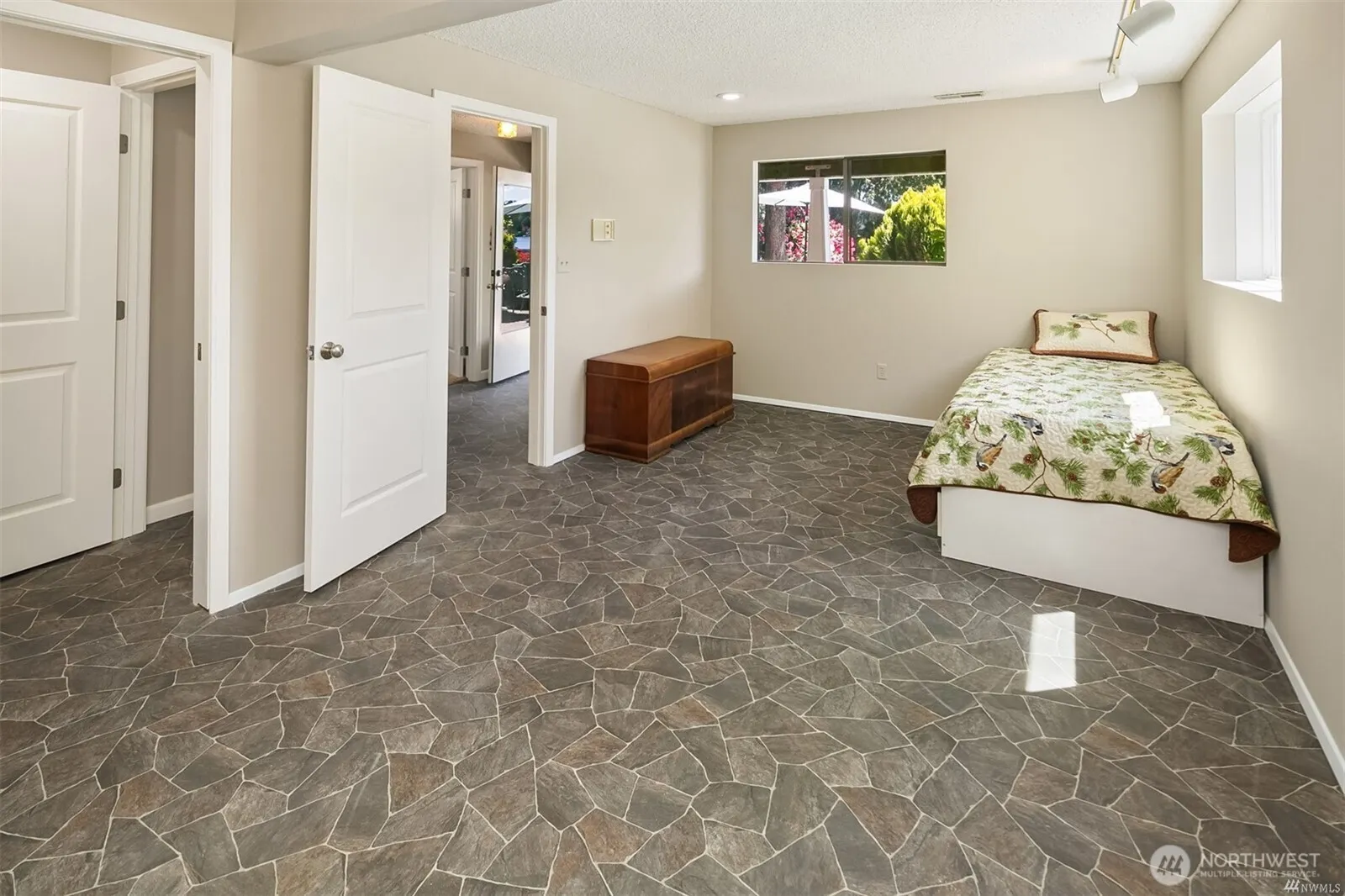 2424 215th Avenue SE, Sammamish, WA 98075
