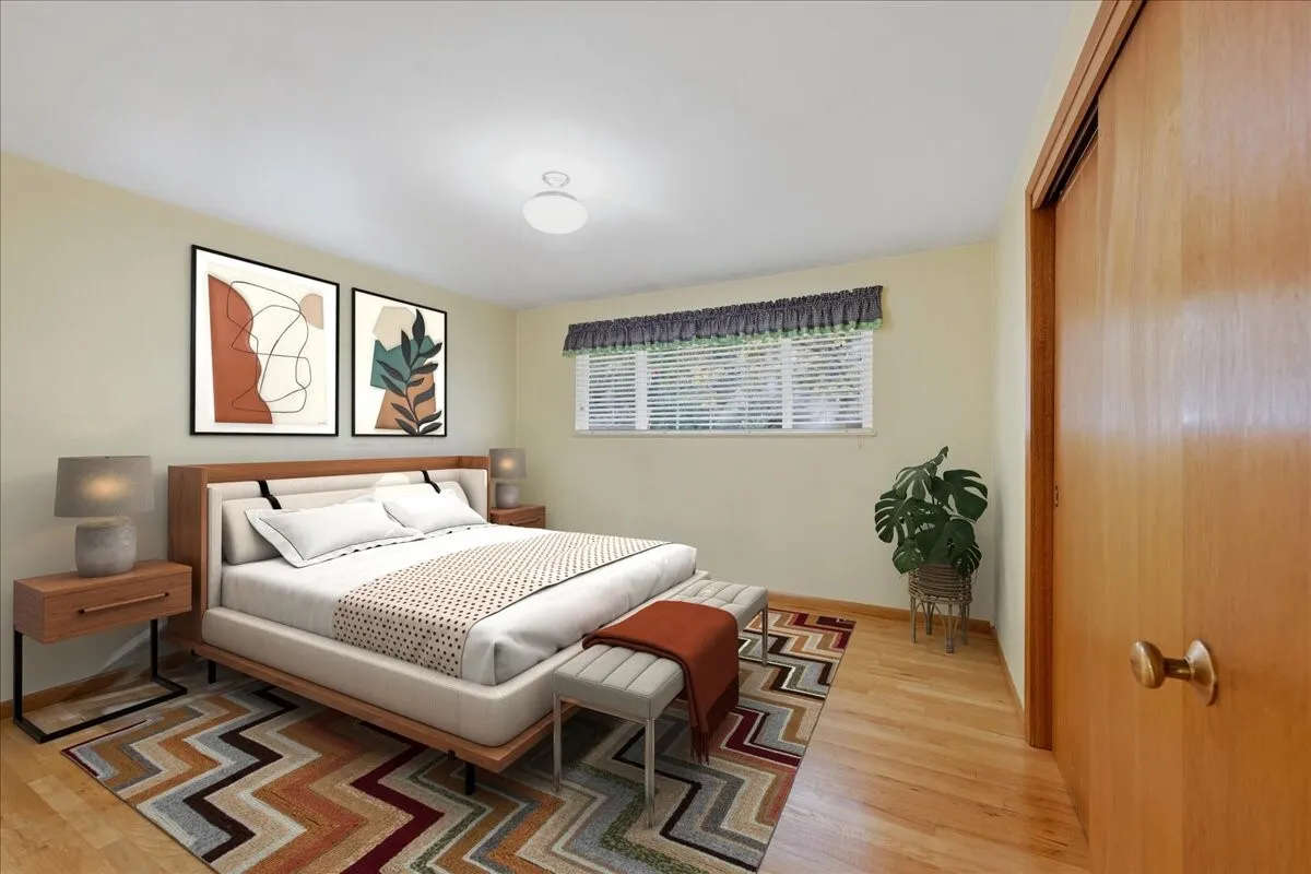 3868 NE 113th Street , Seattle, WA 98125-5741