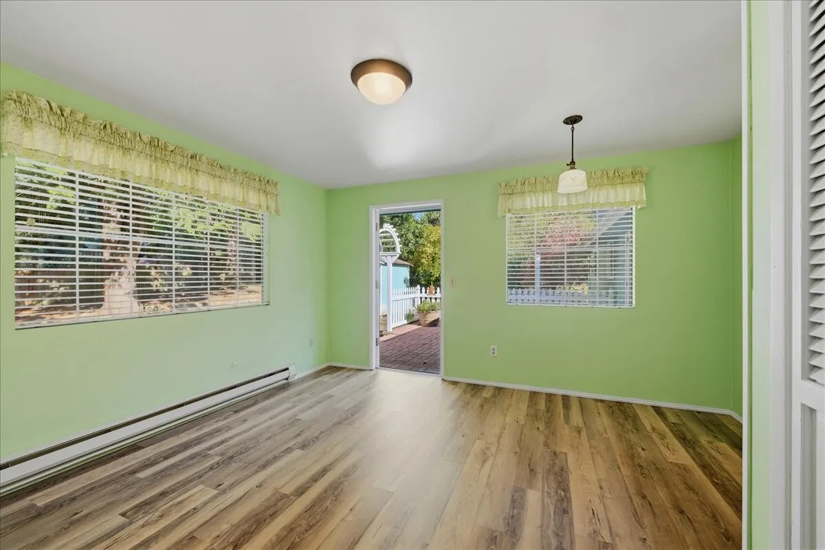 3868 NE 113th Street , Seattle, WA 98125-5741