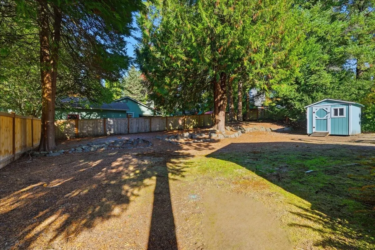 3868 NE 113th Street , Seattle, WA 98125-5741