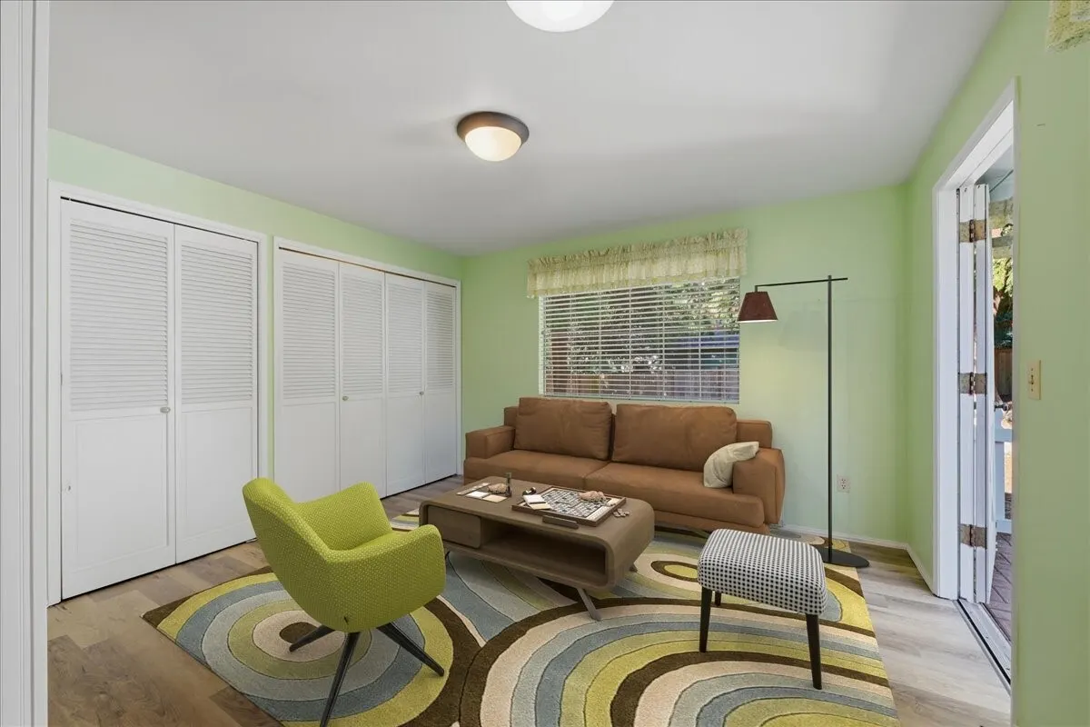 3868 NE 113th Street , Seattle, WA 98125-5741
