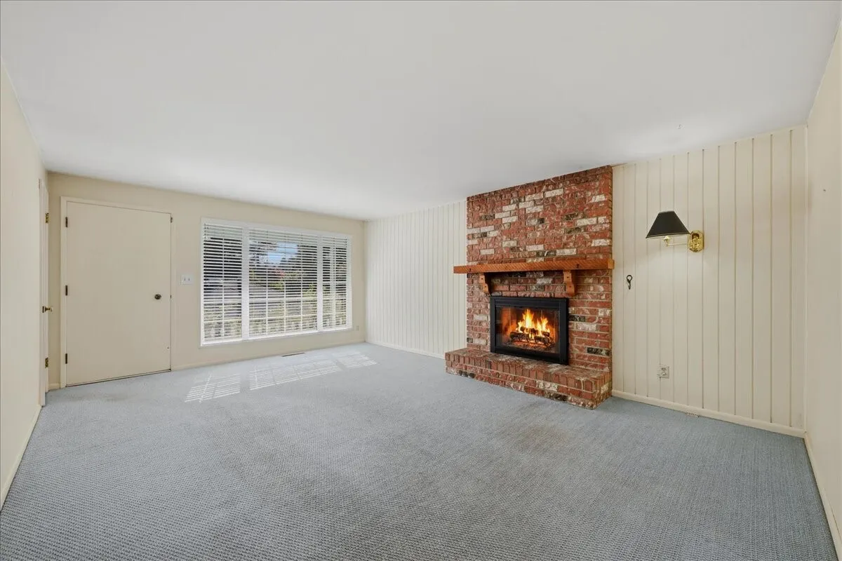 3868 NE 113th Street , Seattle, WA 98125-5741