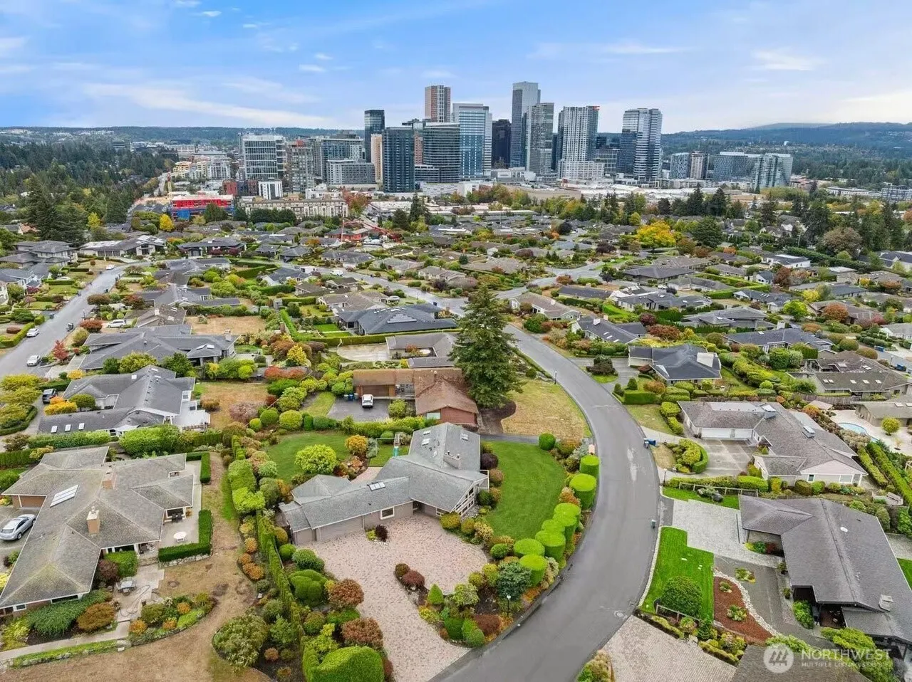 9600 Hilltop Rd , Bellevue, WA 98004