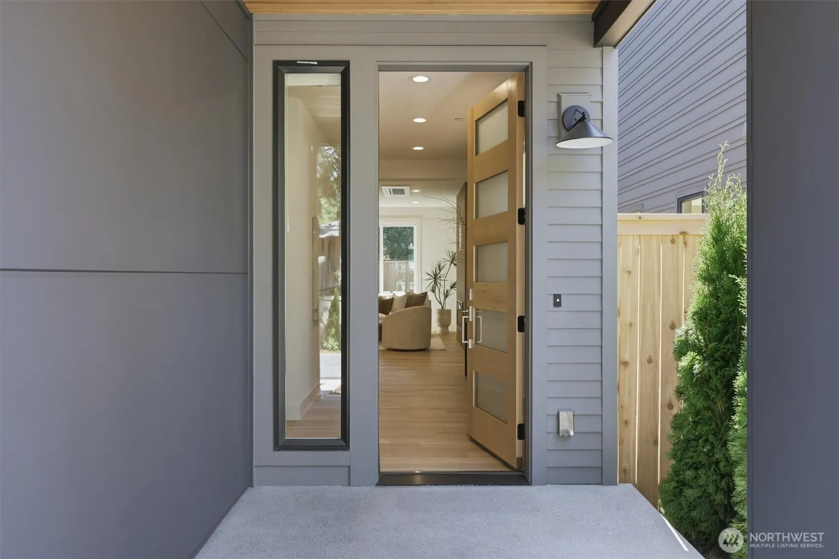 10028 Slater Avenue , Kirkland, WA 98033