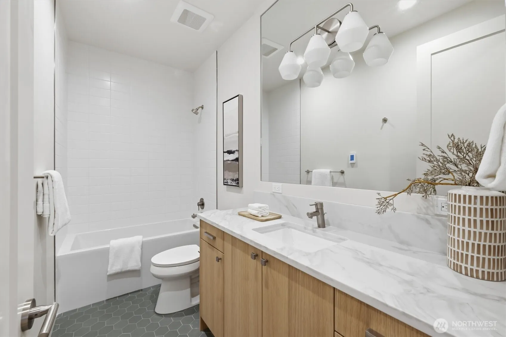 10028 Slater Avenue , Kirkland, WA 98033
