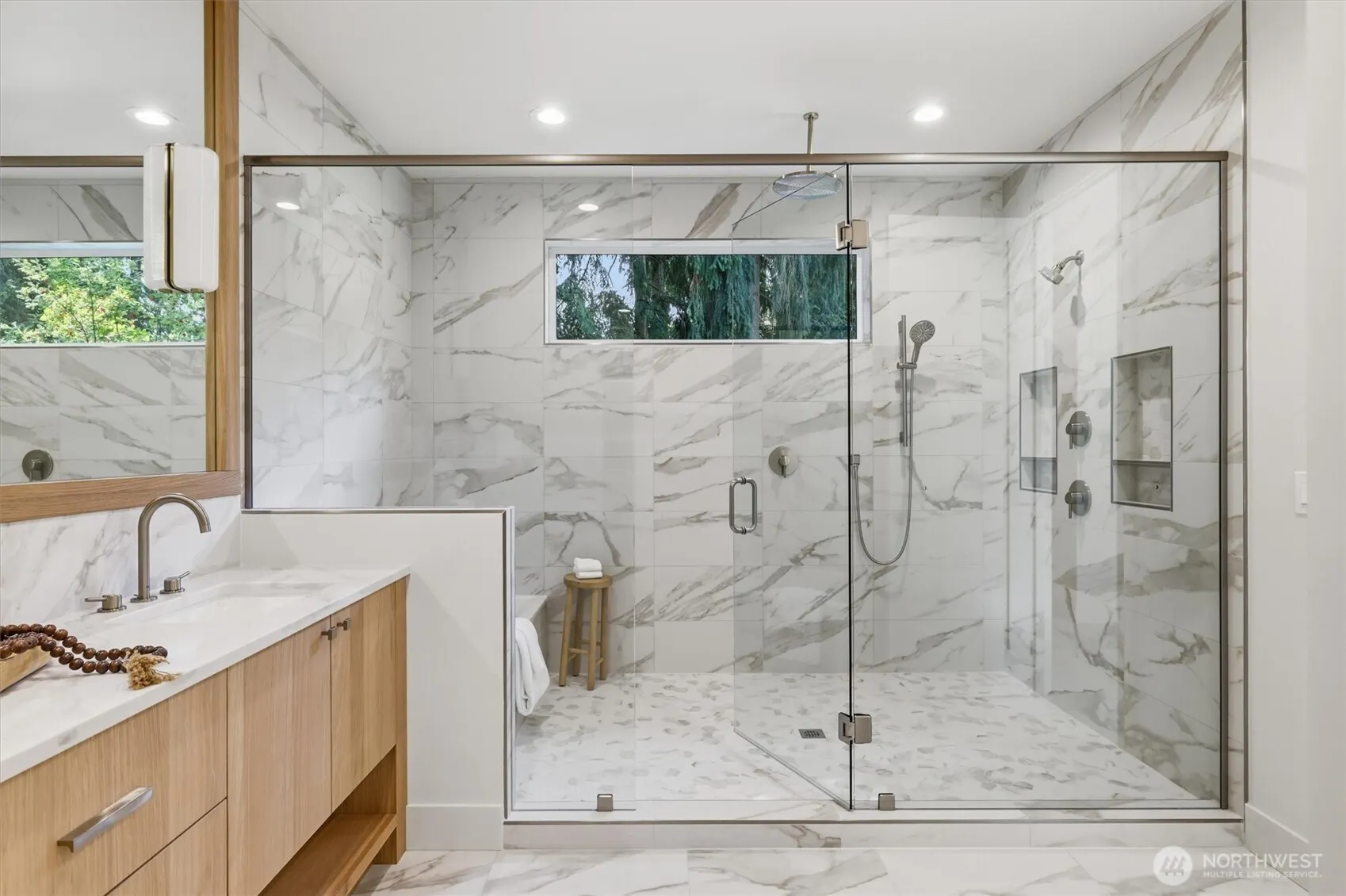 10028 Slater Avenue , Kirkland, WA 98033