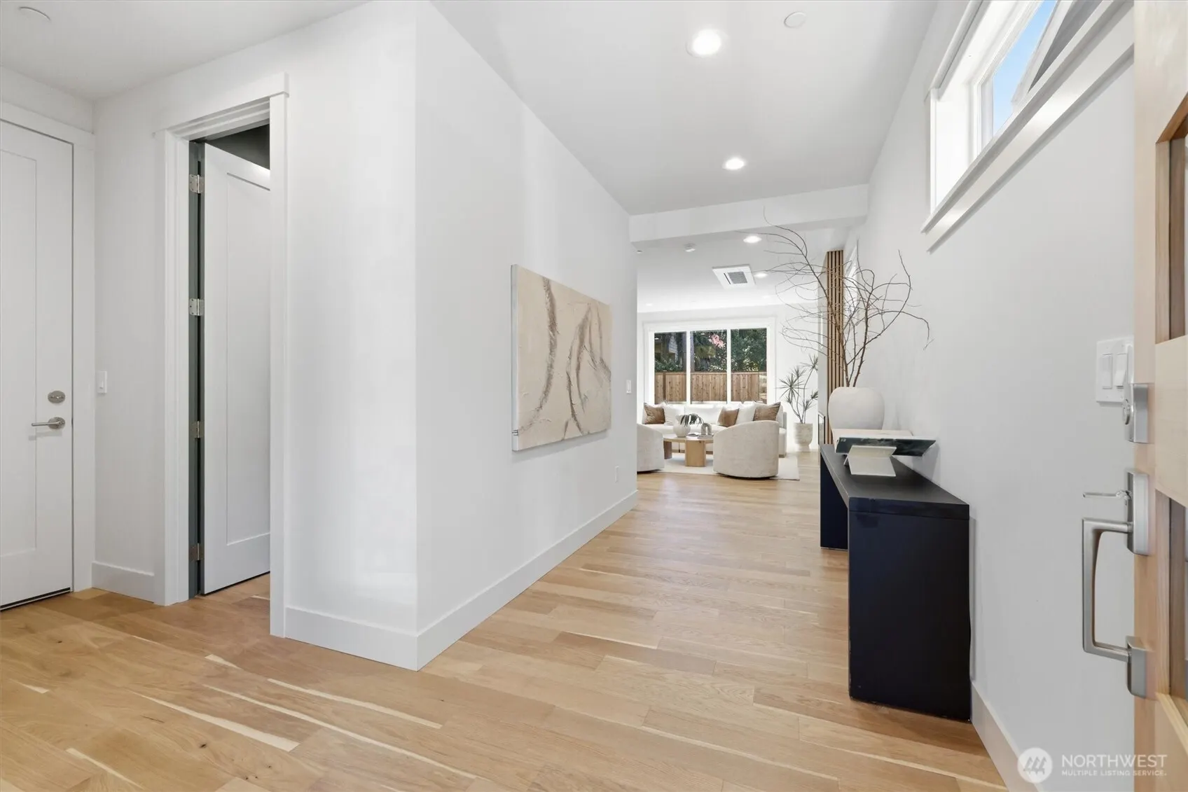 10028 Slater Avenue , Kirkland, WA 98033