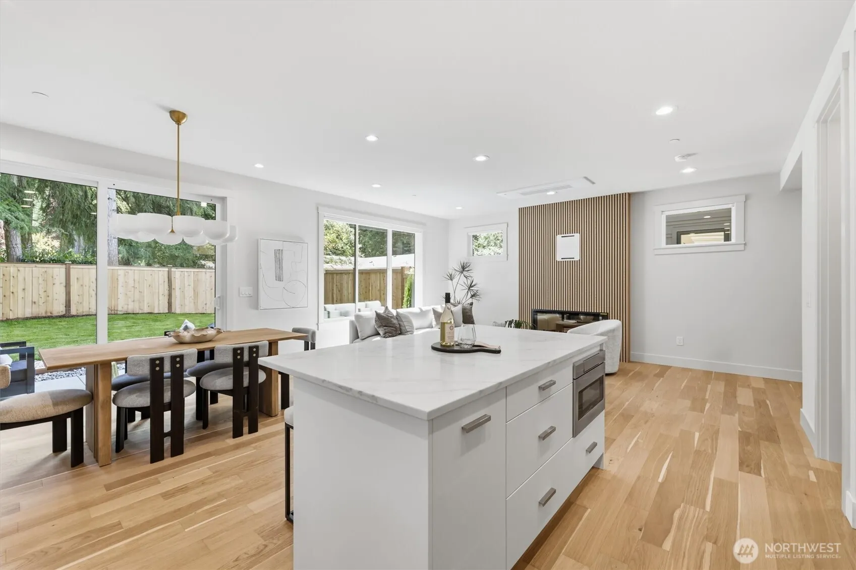 10028 Slater Avenue , Kirkland, WA 98033
