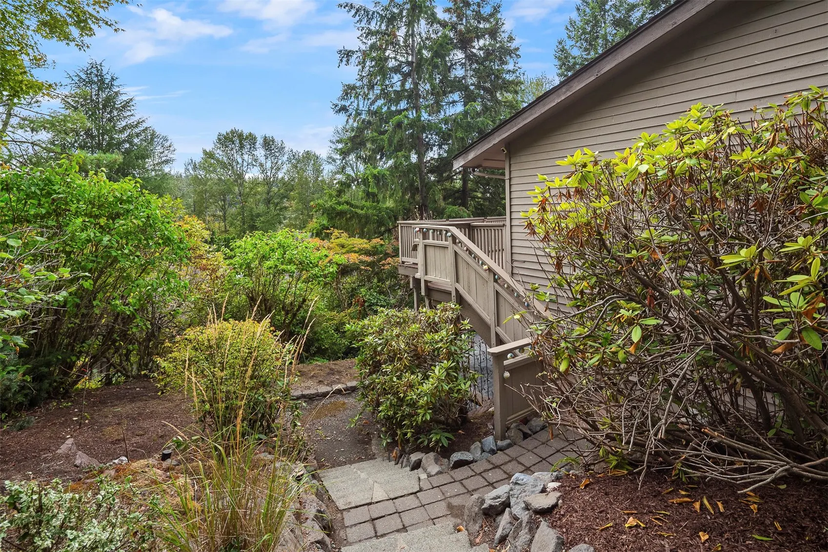 13233 SE 51st Place , Bellevue, WA 98006-4201