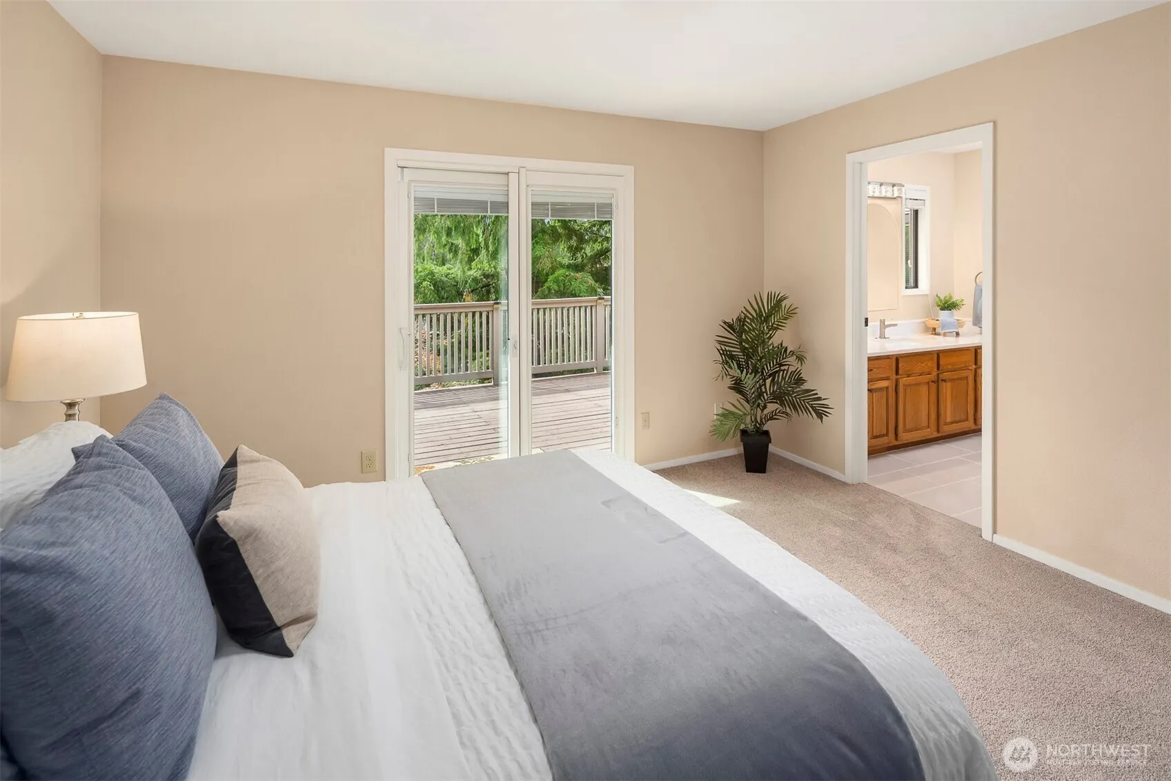 13233 SE 51st Place , Bellevue, WA 98006-4201