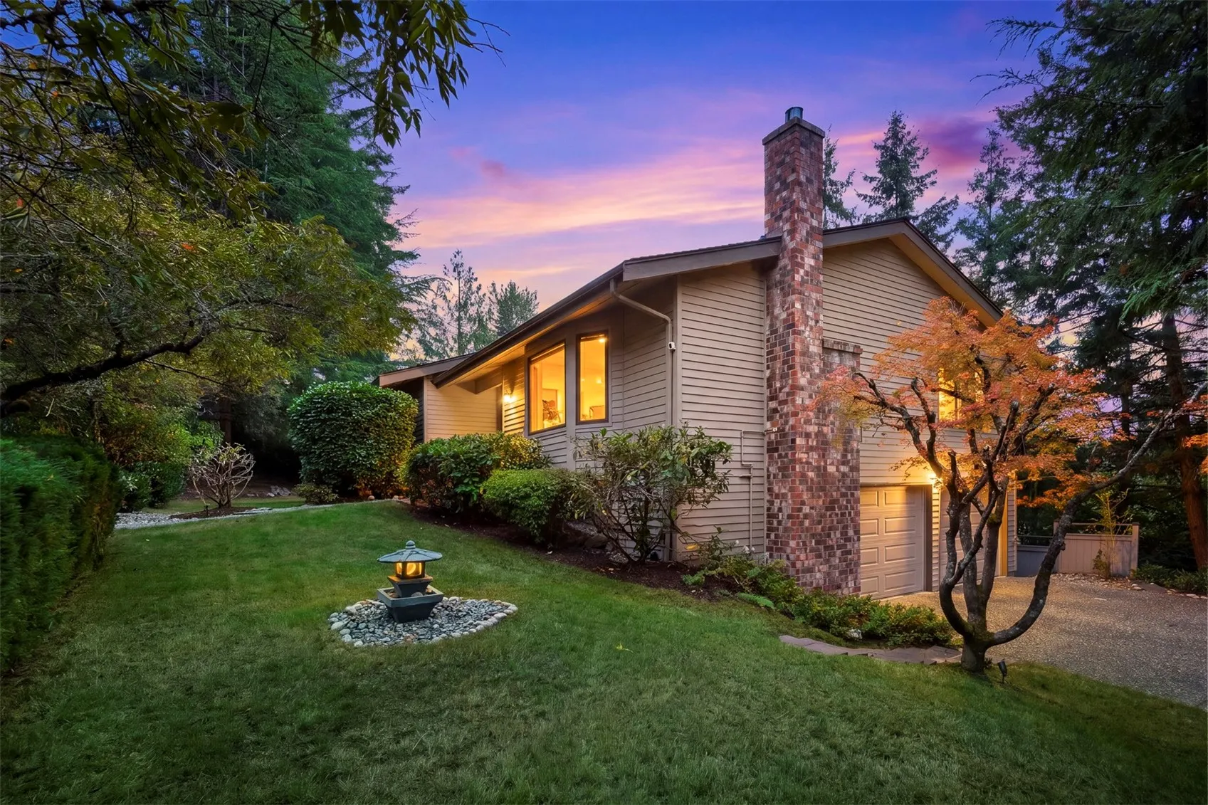 13233 SE 51st Place , Bellevue, WA 98006-4201