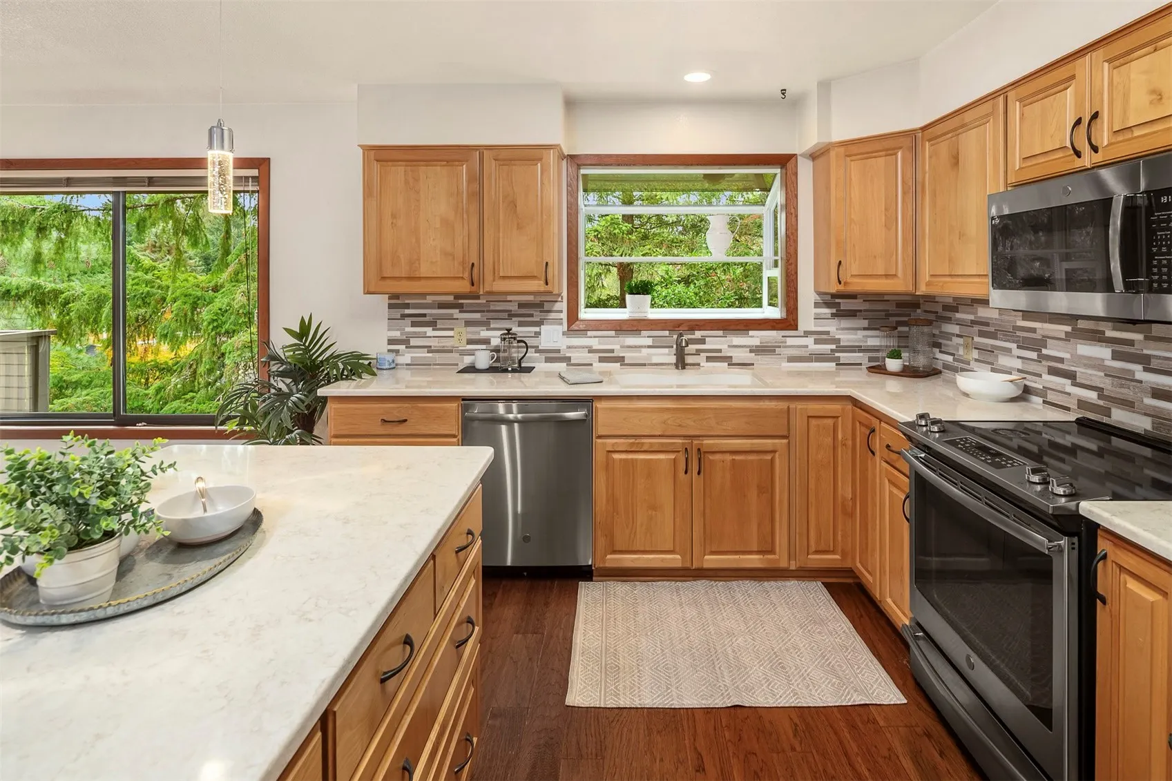 13233 SE 51st Place , Bellevue, WA 98006-4201
