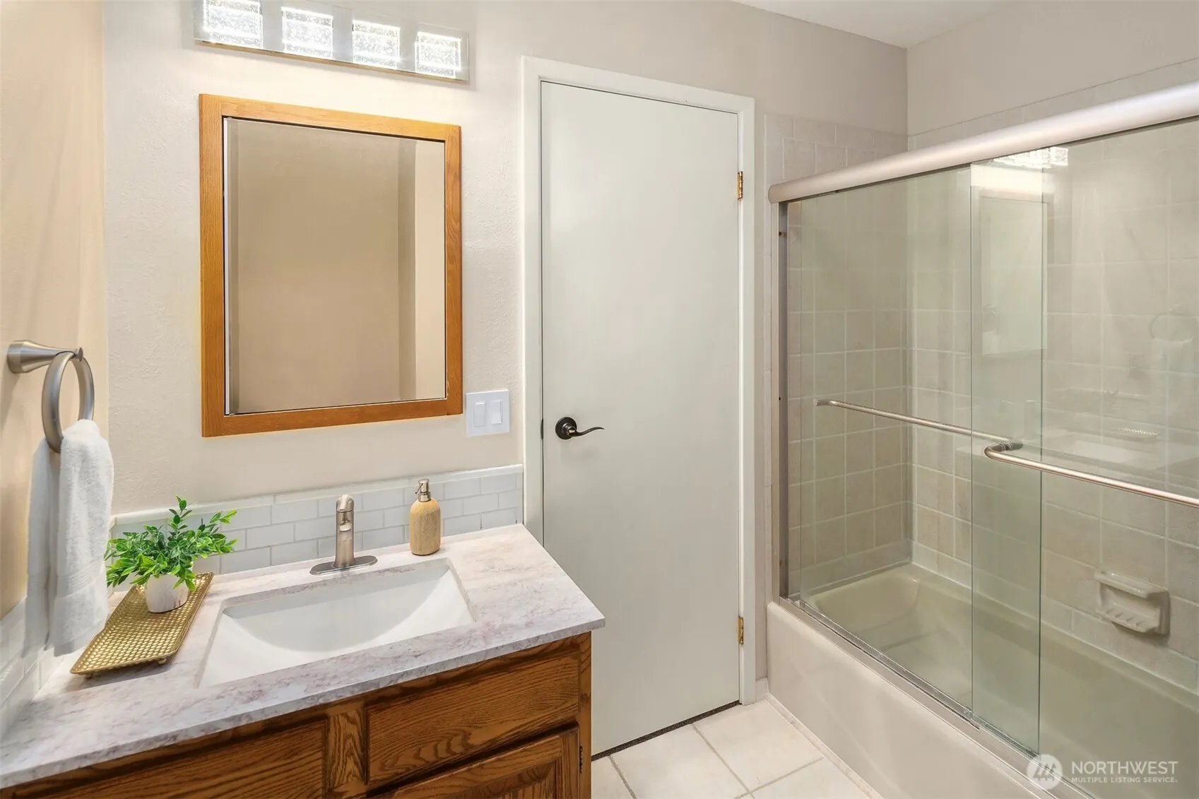 13233 SE 51st Place , Bellevue, WA 98006-4201